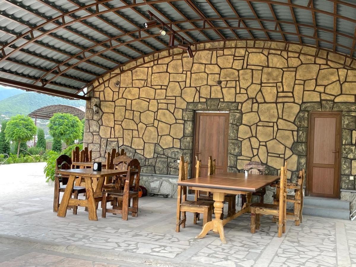 Kamar Hotel Ijevan Exteriör bild