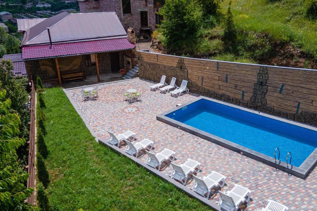 Kamar Hotel Ijevan Exteriör bild