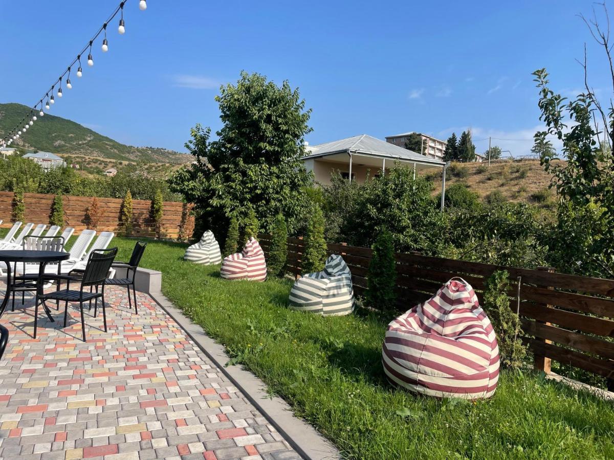 Kamar Hotel Ijevan Exteriör bild