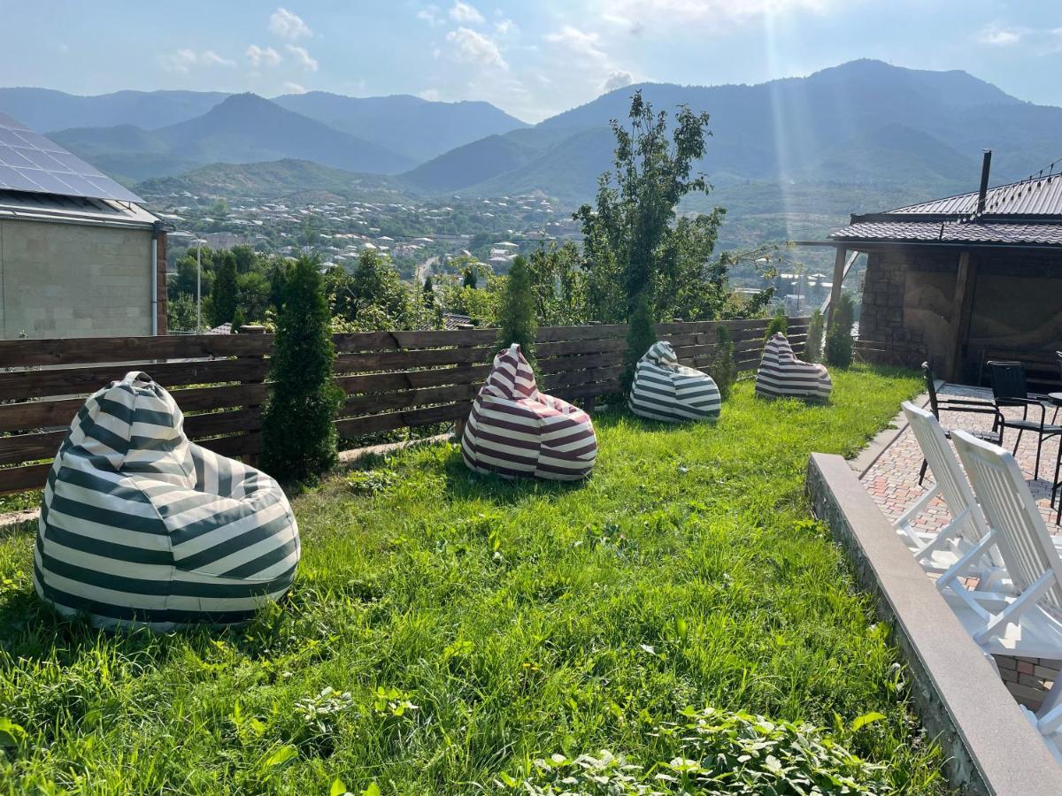 Kamar Hotel Ijevan Exteriör bild